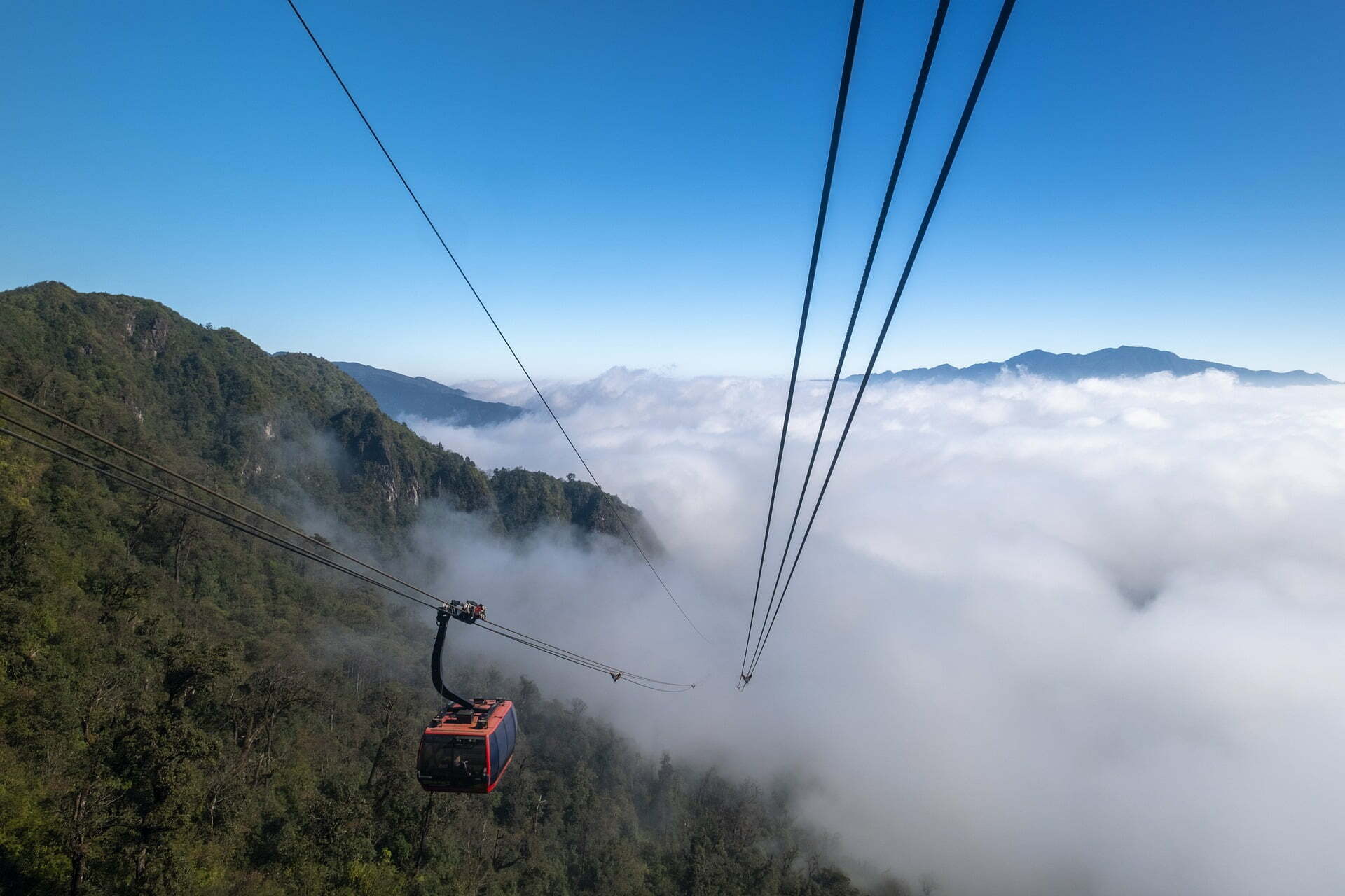 Fansipan cable car sapa vietnam
