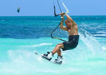 best places to kitesurf