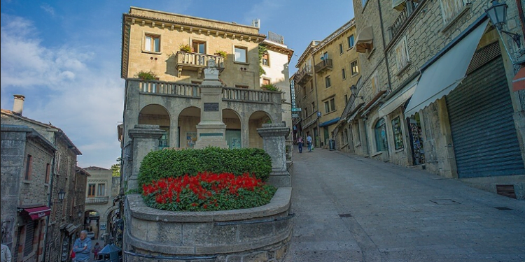 San Marino Day Trip