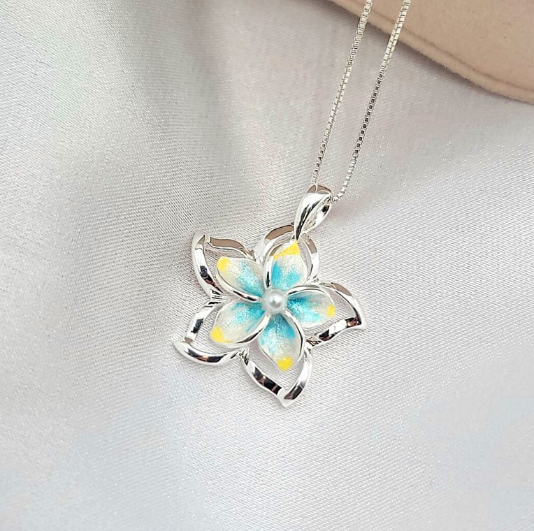 popular Hawaiian jewelry