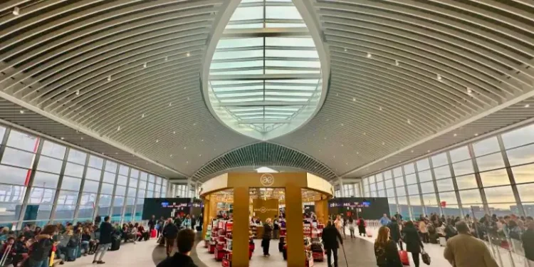 how early to arrive at fco