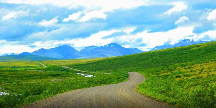 how long to drive across alaska