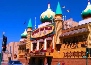 things to do in mitchell south dakota