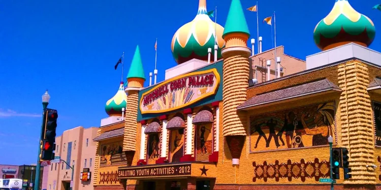 things to do in mitchell south dakota