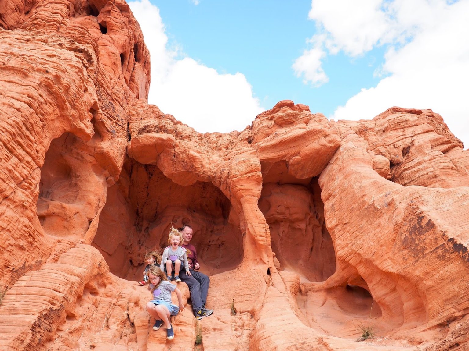 Red Rock Canyon vs. Valley of Fire: Which Scenic Destination is Better ...