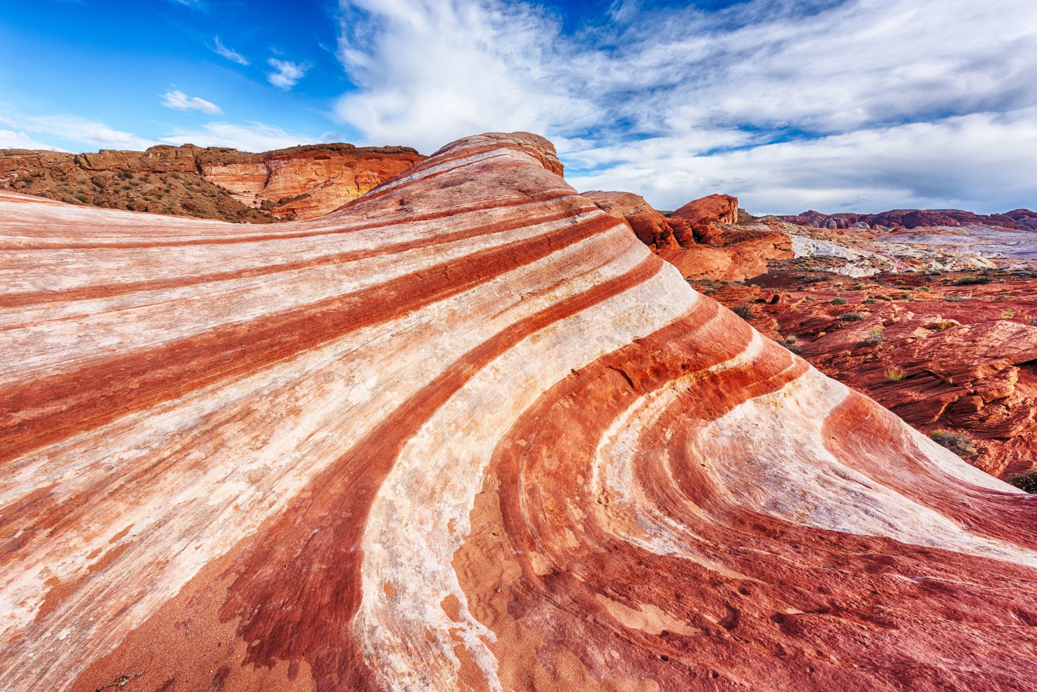 Red Rock Canyon vs. Valley of Fire: Which Scenic Destination is Better ...